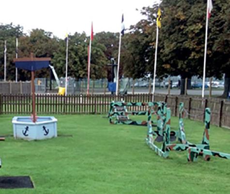 Play park equipment