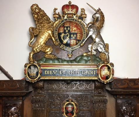 Restored royal crest